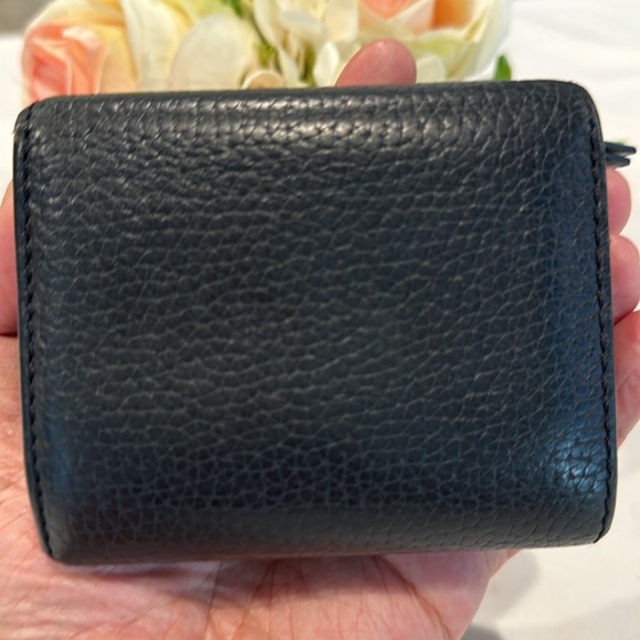 Authentic Marc Jacob’s small snap zippy wallet. - Picture 2 of 10